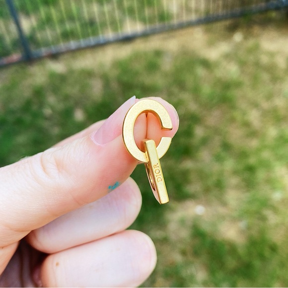 DIOR Gold Earrings - Picture 5 of 7